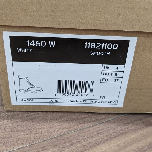 Dr. Martens 1460 white smooth leather 8 eye lace up boots new - Picture 8 of 9
